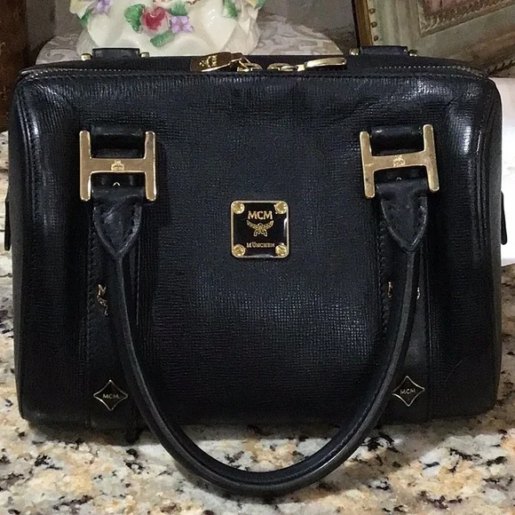 Excellent MCM Boston Black Leather Handbag - Picture 2 of 13